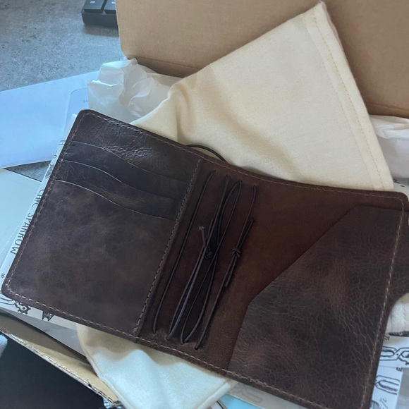 Pacific Express Cascade Passport Plus by Chic Sparrow - Picture 2 of 3